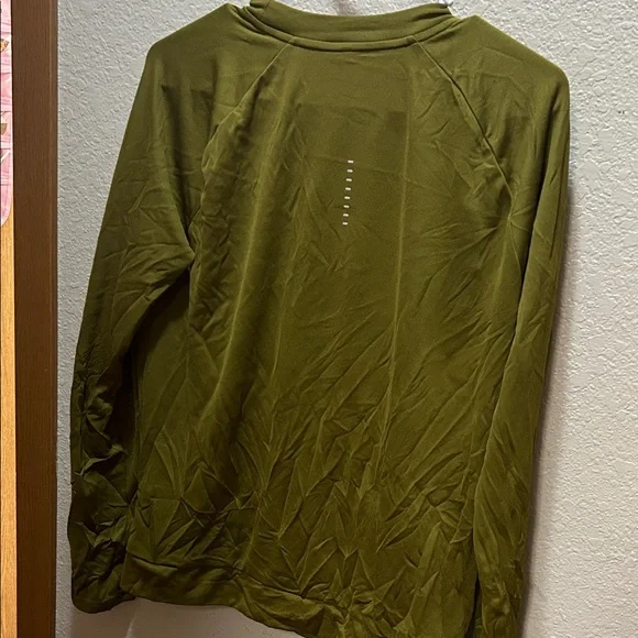 Nike Running Olive Top with White Logo - Picture 5 of 5
